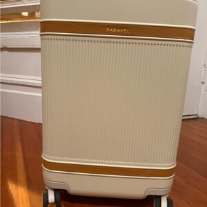 Paravel Carry on Plus